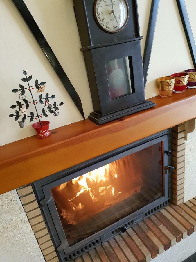 Casa Encantadora Con Piscina Privada Y Chimenea Villa Las Jaras Esterno foto