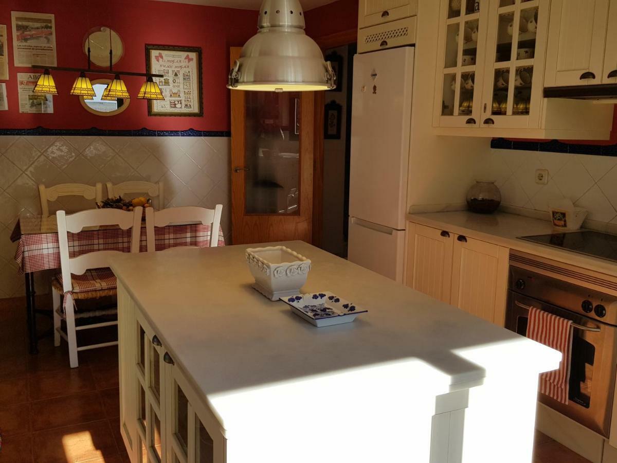 Casa Encantadora Con Piscina Privada Y Chimenea Villa Las Jaras Esterno foto